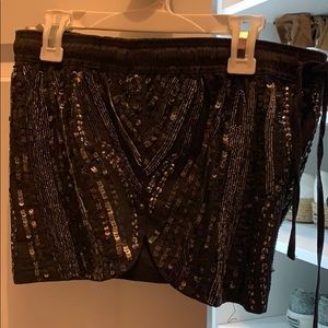 Black sequence shorts